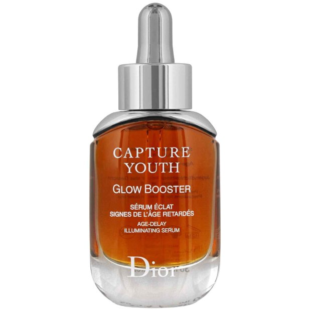 CAPTURE YOUTH Sérum Glow Booster by Dior. A concentrated serum that improves the radiance of the skin, balances its complexion and keeps it younger for longer.This concentrate gives the skin additional luminosity due to its high content of vitamin C from the Murunga plum. This helps to lighten the face and improve the imperfections in its texture so that it looks radiant and flooded with light.This is the perfect product for dull, lifeless skin or skin that is stressed and / or tired due to a very active lifestyle as it improves her tone and gives her extra energy for everyday life.In addition, the recipe was developed from an ecological point of view, since it consists of 80% natural ingredients.For all skin types.