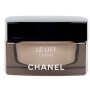 CHANEL - LE LIFT crème 50 mlLE LIFT creme by Chanel. A comfortable, firming, anti-wrinkle, enveloping moisturizer for all skin types.An anti-aging treatment in a cream with an enveloping and pleasant texture that adapts to the specific needs of the skin at any time.Thanks to the technological advances of Chanel and its laboratories, this cream always provides the skin with the cellular response it needs. The skin becomes supple again, the skin barrier is strengthened and is much more elastic, which combats the loss of firmness.Even the deepest wrinkles are smoothed out, a real lifting effect. In addition, the light yet enveloping texture offers comfort and is suitable for all skin types.