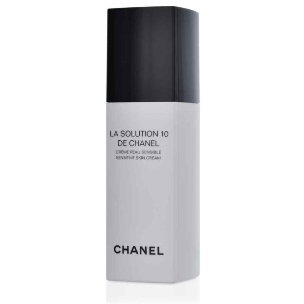 CHANEL - La Solution 10 de Chanel 30 mlEMULSION FOR SENSITIVE SKINLA SOLUTION 10 by CHANEL. Moisturizing cream treatment specially developed to protect sensitive skin from stress and pollution.With only ten ingredients, CHANEL presents us with a light, soft and proven cream. This exclusive treatment is optimally tolerated and is suitable for all skin types, but is particularly recommended for sensitive or irritated skin.The effect of white tea calms and provides comfort, relaxes the skin and protects it by activating its natural barrier. According to brand studies:The skin calms down immediately (up to +70 percent).The skin is less sensitive to dirt (up to +79 percent).